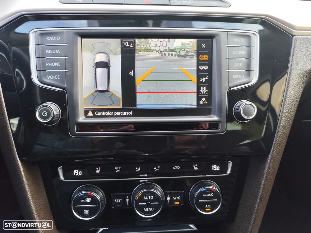 VW Passat Variant 2.0 TDI Highline DSG - 33