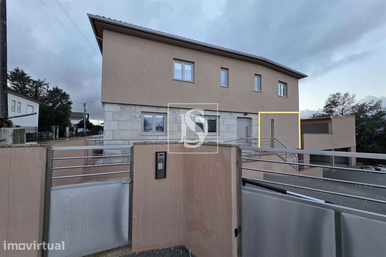 Apartamento T1 renovado, no Botulho - Grande imagem: 2/12