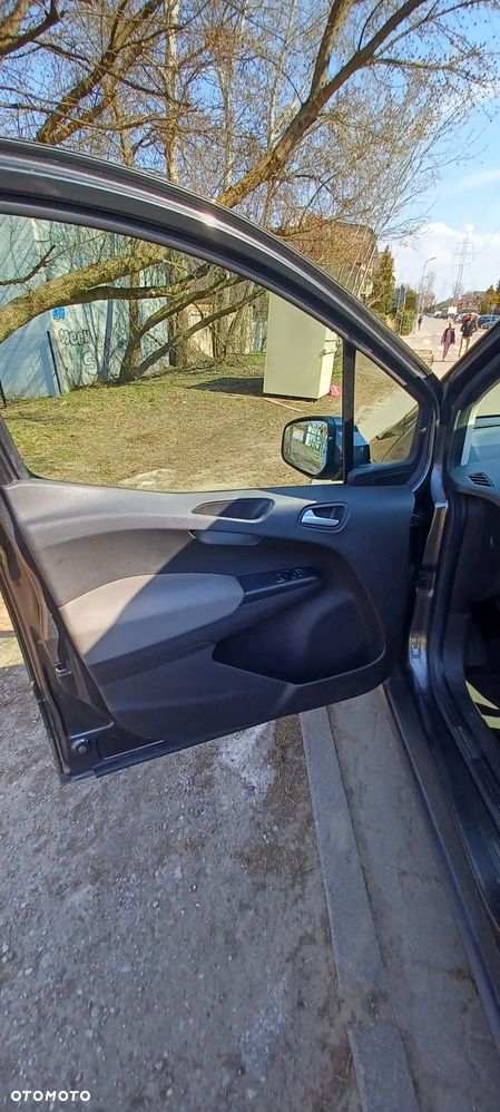 Ford Tourneo Courier 1.0 EcoBoost S&S Ambiente - 17