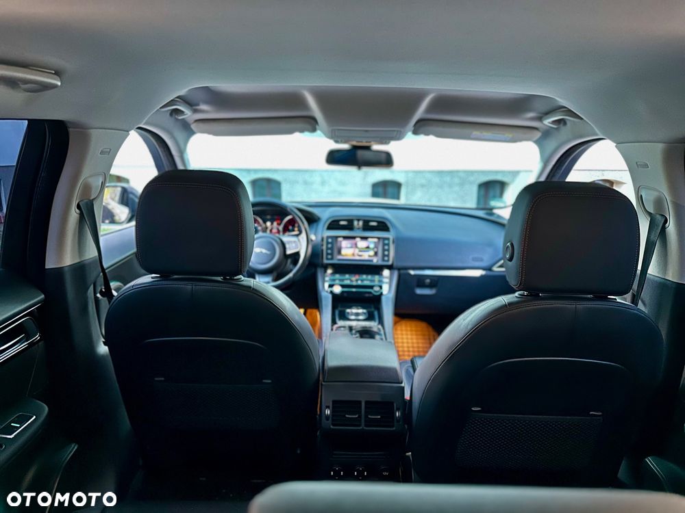 Jaguar F-Pace 20d AWD Prestige - 23