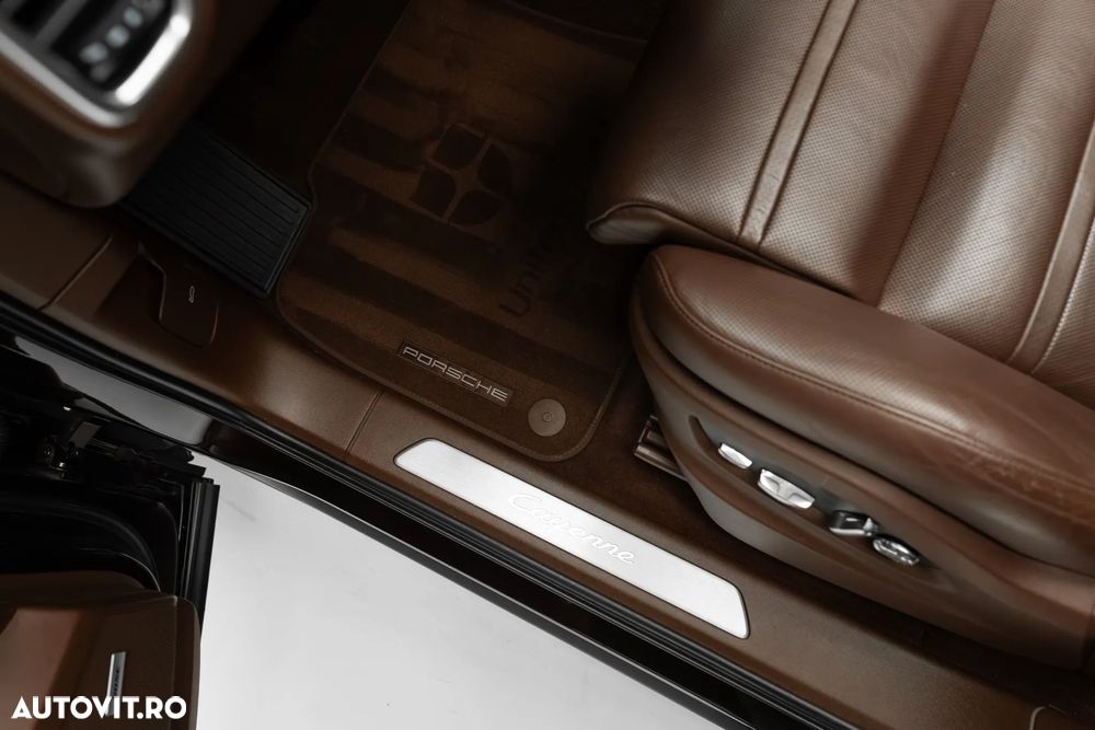 Porsche Cayenne - 16