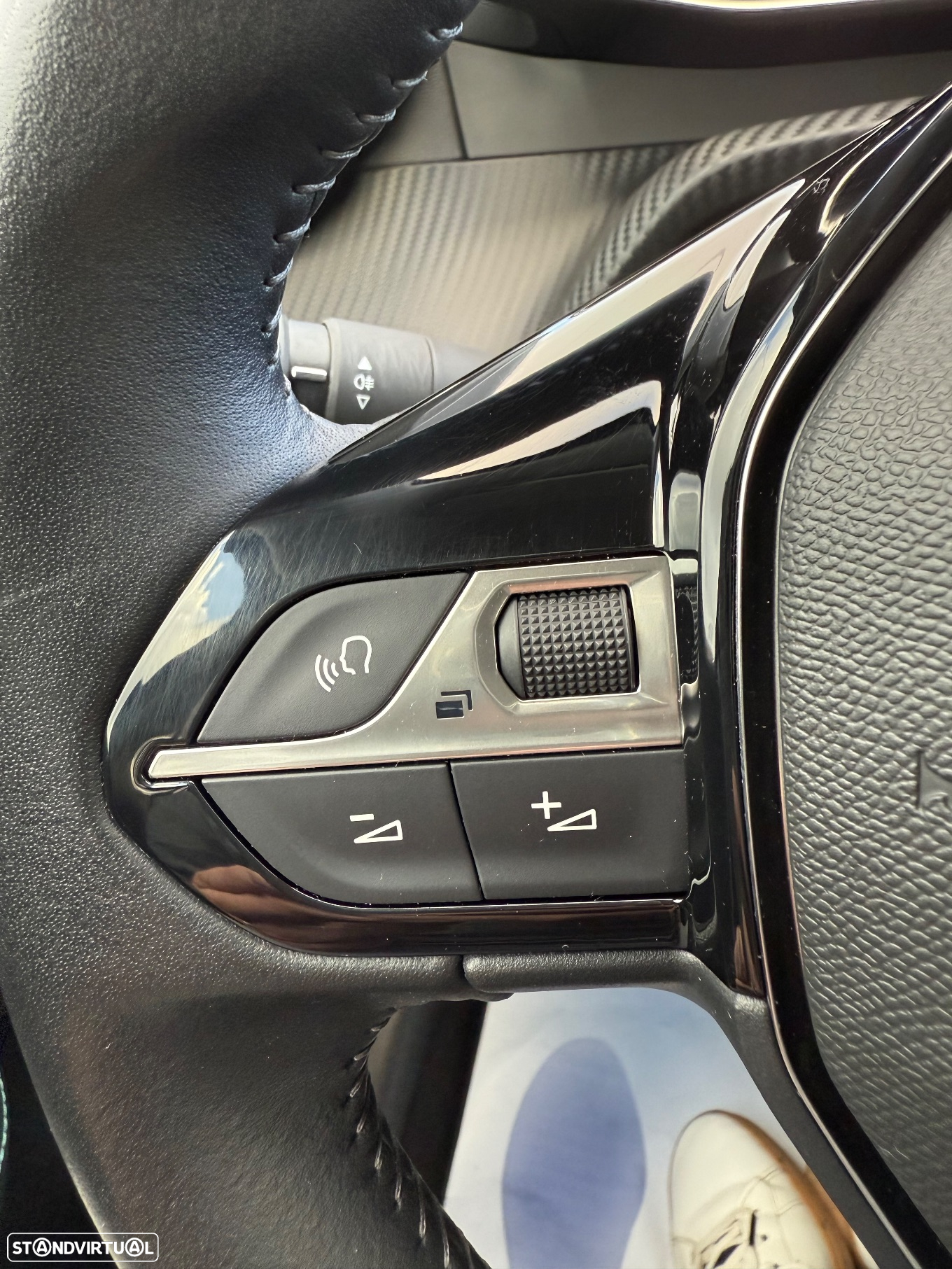 Peugeot 208 1.2 PureTech Allure - 19