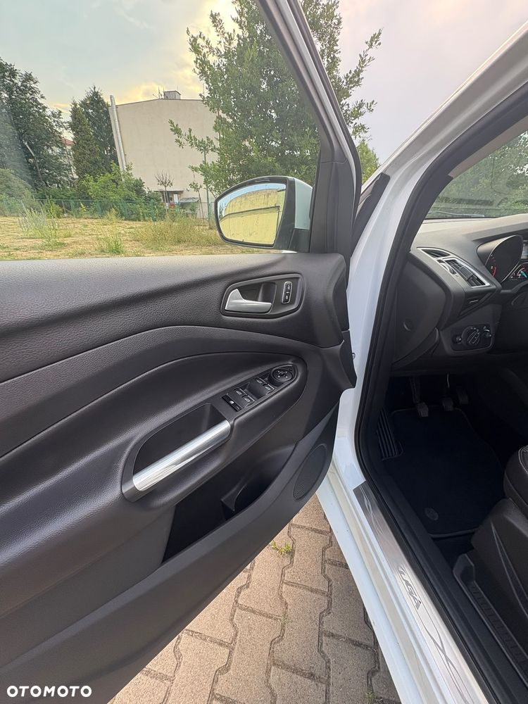 Ford Kuga 2.0 TDCi 4WD Titanium - 34