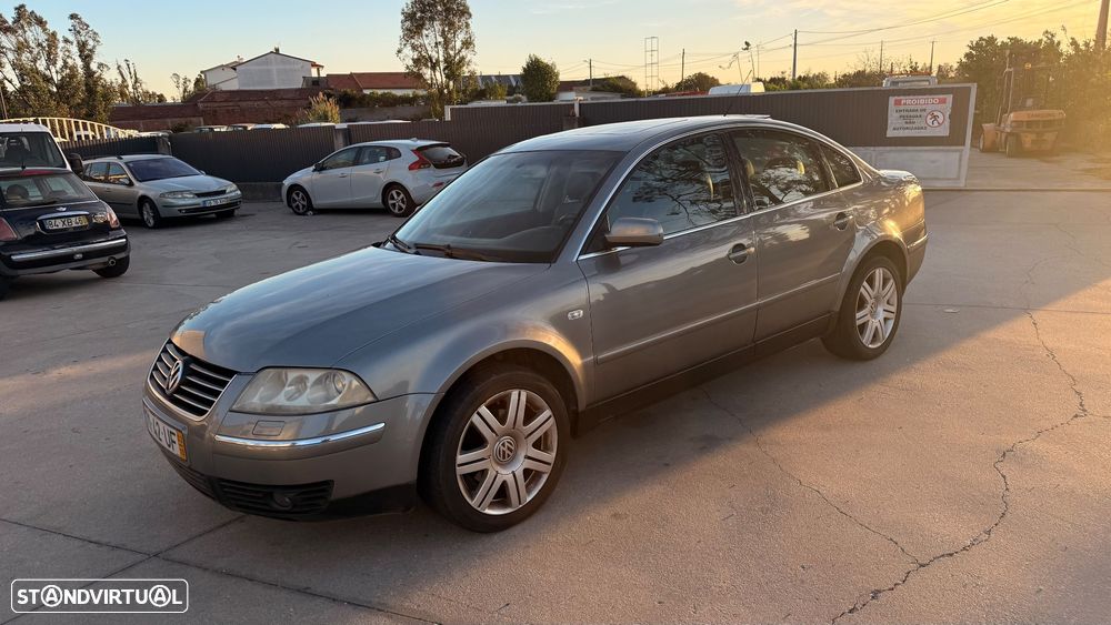 VW Passat 1.9 TDi Highline - 14