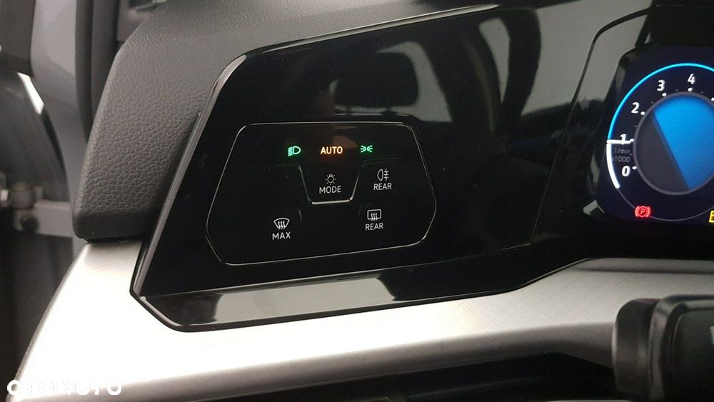 Volkswagen Golf - 20