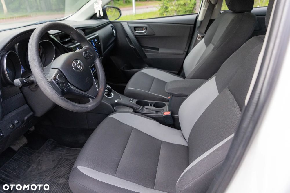 Toyota Auris Hybrid 135 Active - 6