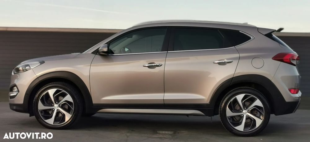 Hyundai Tucson 2.0 CRDI 4WD Automatik Premium - 35