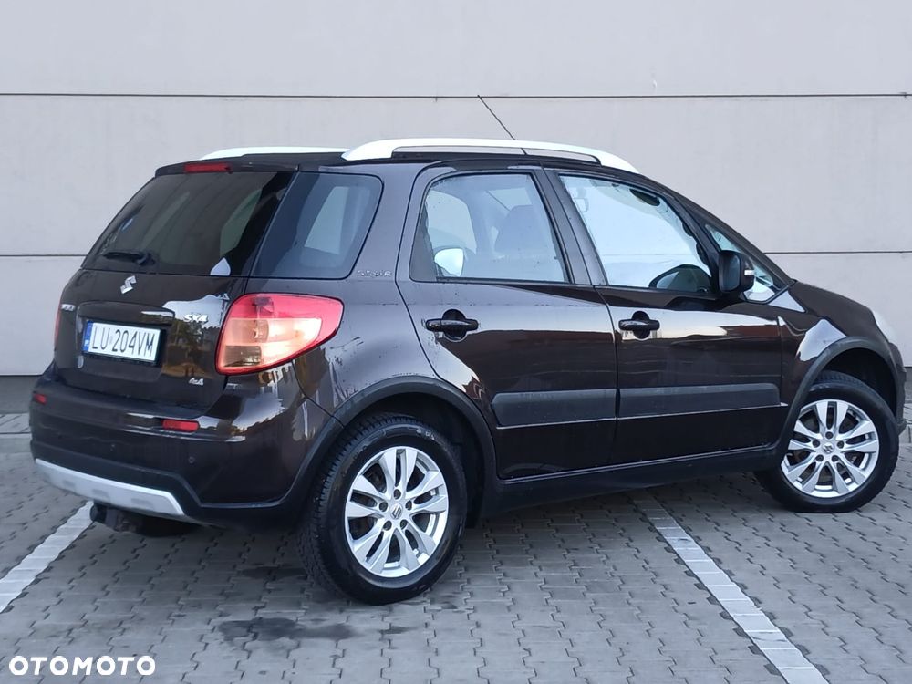 Suzuki SX4 1.6 VVT 4x4 Style - 11