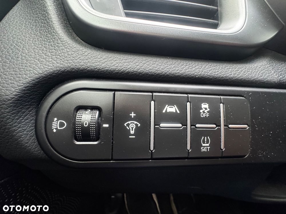 Kia Ceed - 16