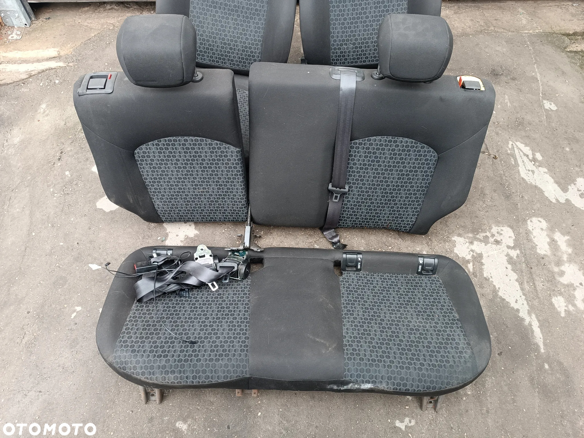 FOTELE PRZÓD TYŁ WNĘTRZE OPEL CORSA E - 2