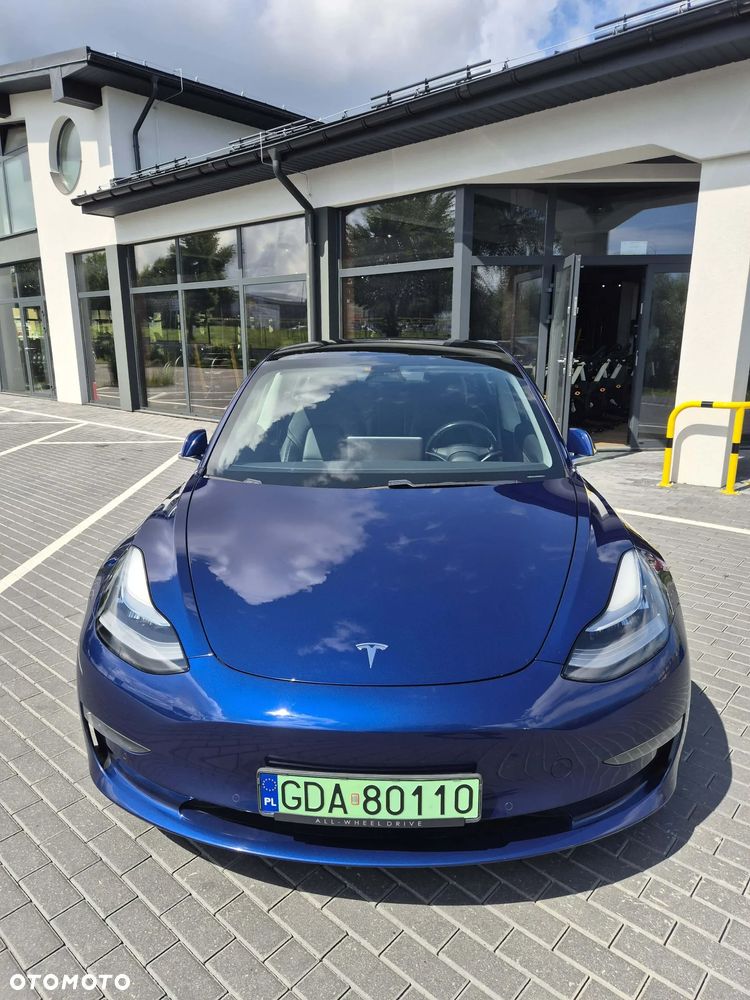 Tesla Model 3 - 4