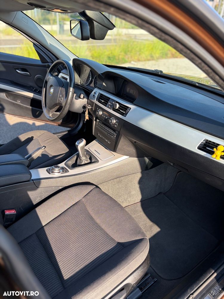 BMW Seria 3 320d - 22