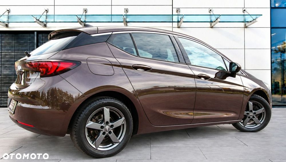 Opel Astra 1.4 T Elite - 29