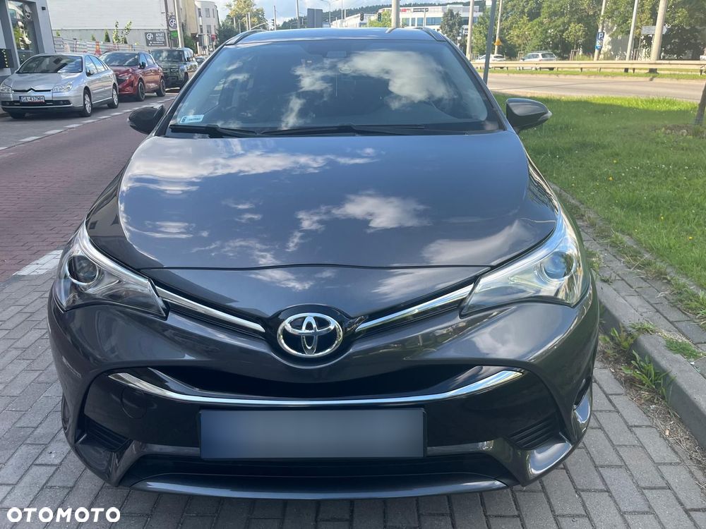 Toyota Avensis 1.8 Premium - 9