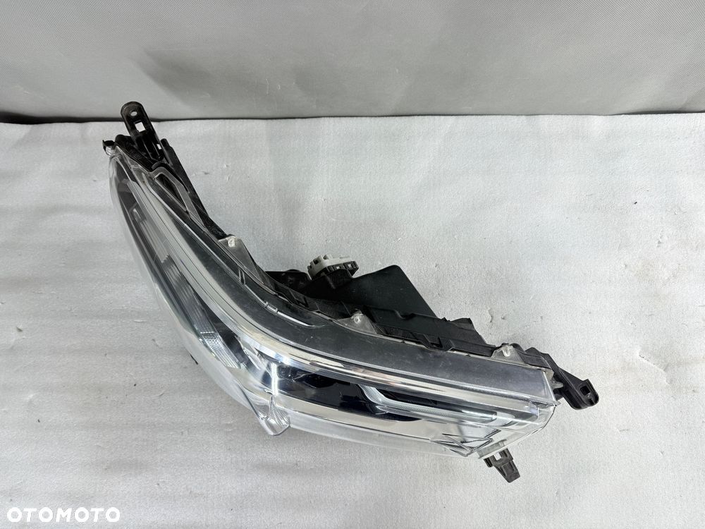 Reflektor lampa Przód strona prawa Toyota Hilux VIII 8 LIFT 1EJ-923368-040A - 3