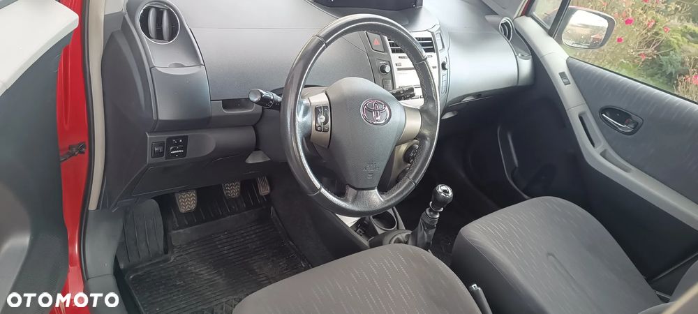 Toyota Yaris 1.33 Luna - 8