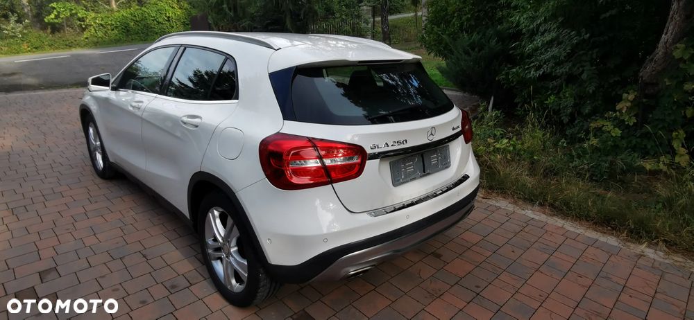 Mercedes-Benz GLA 250 4Matic 7G-DCT AMG Line - 12