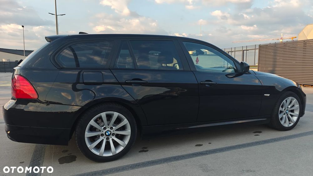 BMW Seria 3 318i Edition Sport - 11