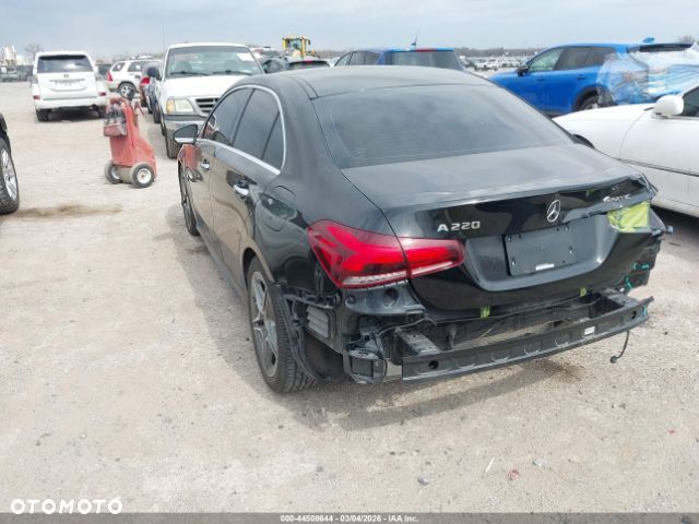 Mercedes-Benz Klasa A 220 4-Matic AMG Line 7G-DCT - 9