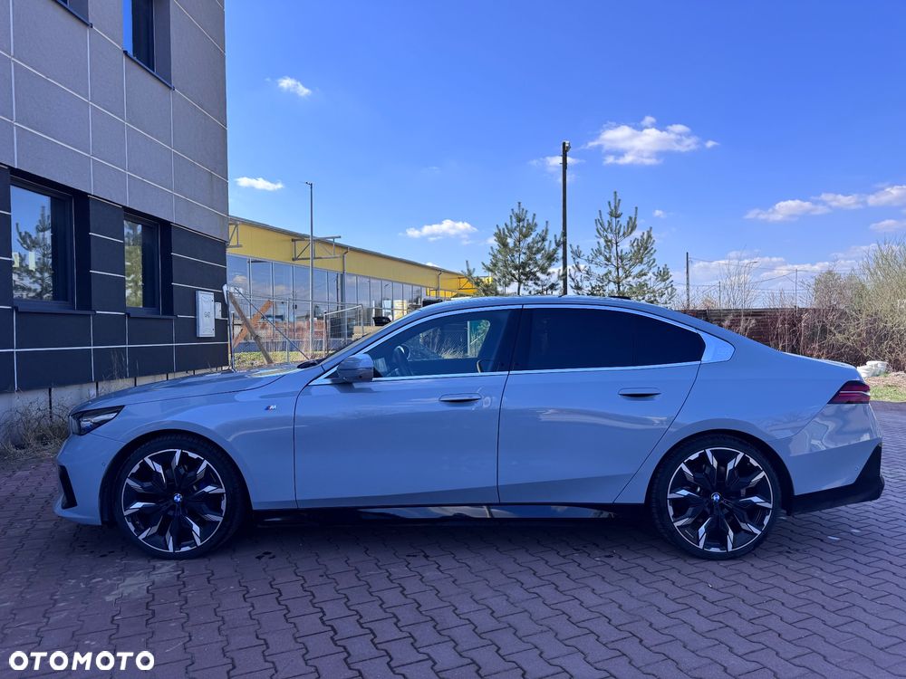 BMW Seria 5 520d xDrive mHEV - 6