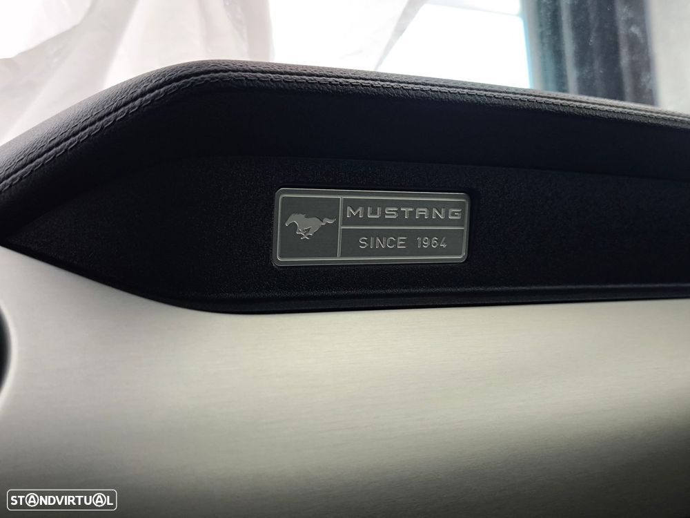 Ford Mustang 2.3i EcoBoost - 23
