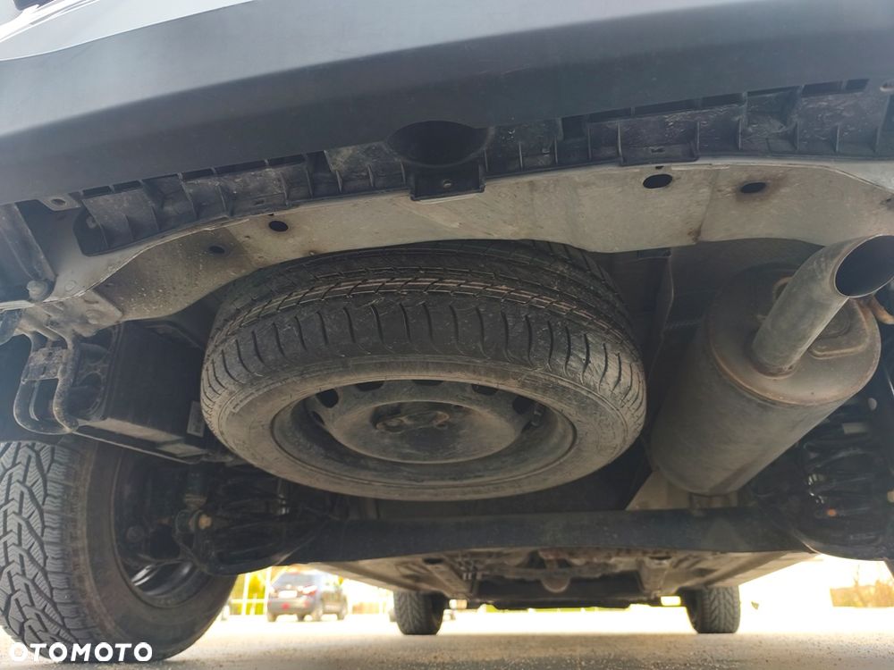 Ford Transit Courier - 22