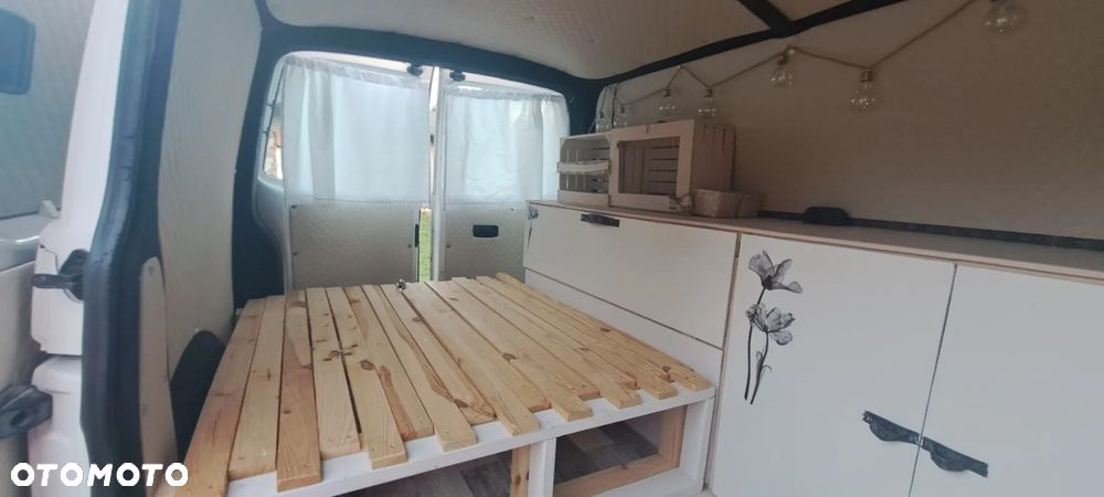 Volkswagen Transporter - 16