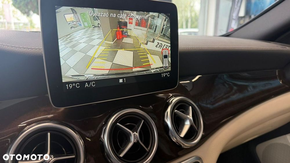 Mercedes-Benz GLA - 26
