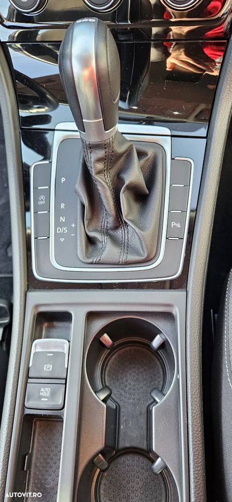 Volkswagen Golf - 23