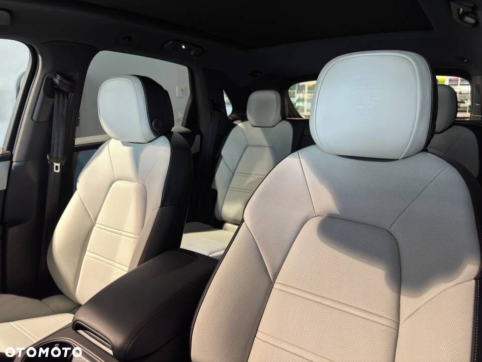 Porsche Cayenne - 12