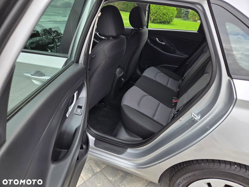 Hyundai i30 1.5 DPI Classic + - 11