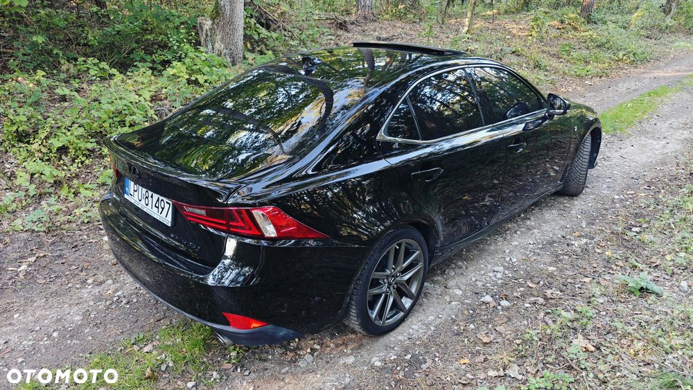 Lexus IS - 20