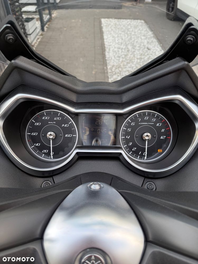 Yamaha X-max - 8
