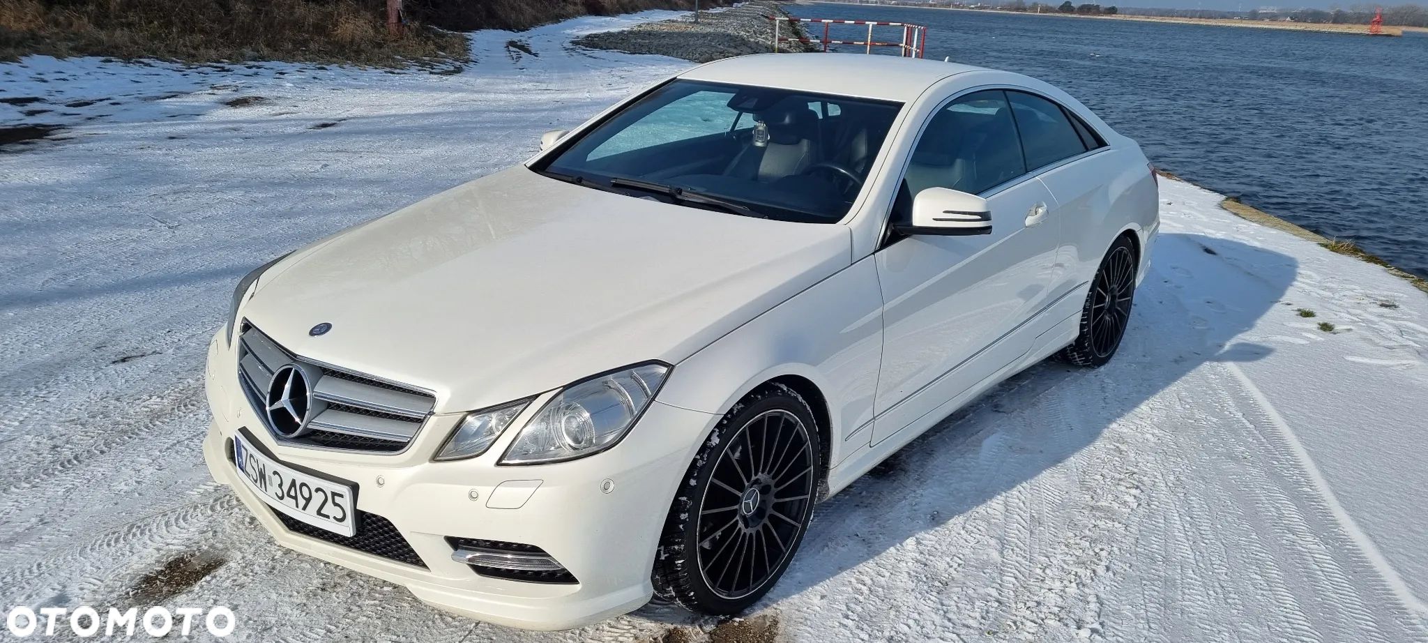 Mercedes-Benz Klasa E 250 CGI Coupe BlueEFFICIENCY Automatik Elegance - 1