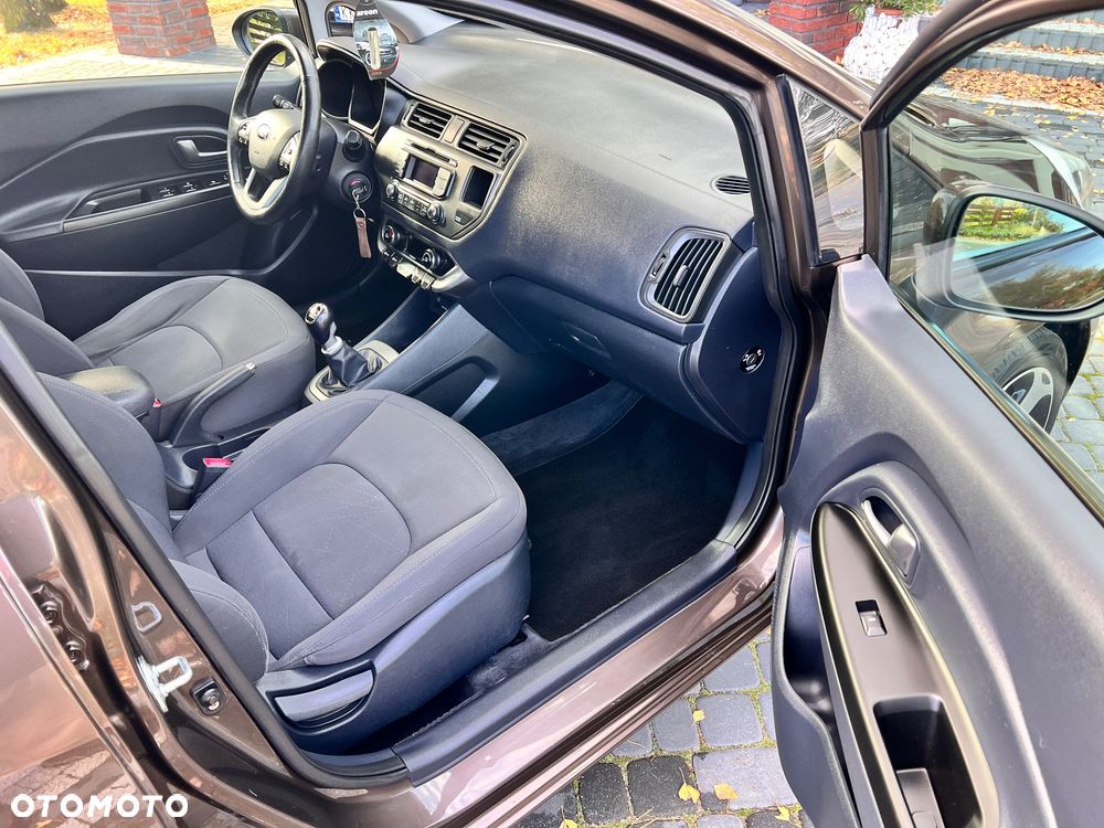 Kia Rio - 16