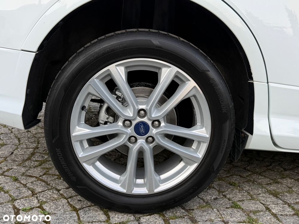 Ford Kuga 2.0 TDCi 4x4 Titanium - 34