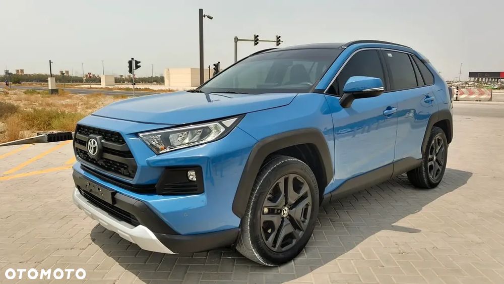 Toyota RAV4 - 1