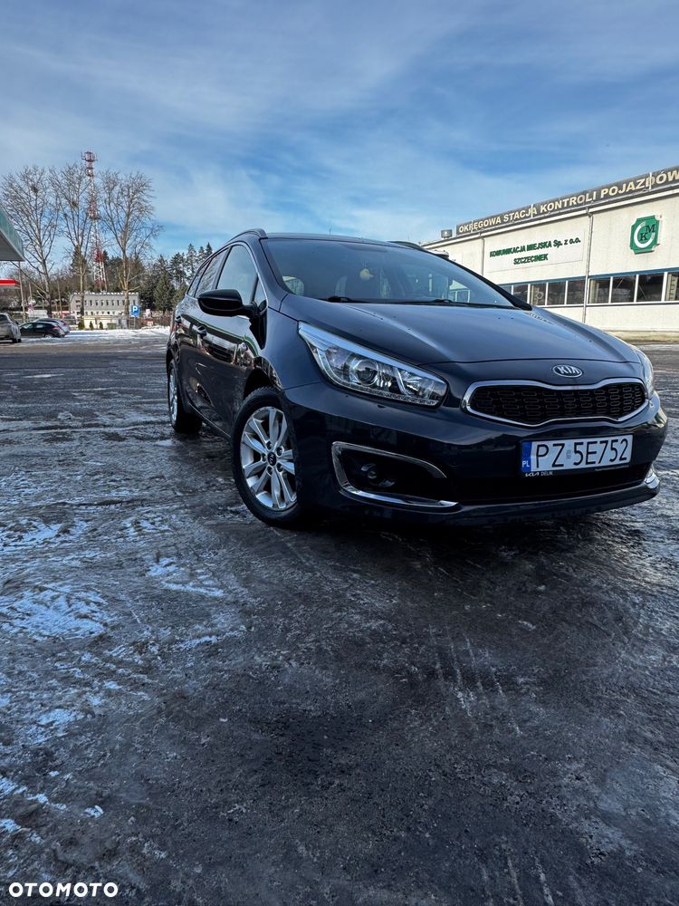 Kia Ceed 1.6 CRDi 136 ISG Dream Team Edition - 2