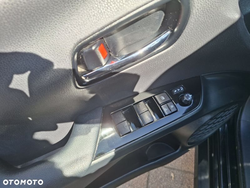 Toyota Prius (Hybrid) Executive - 16