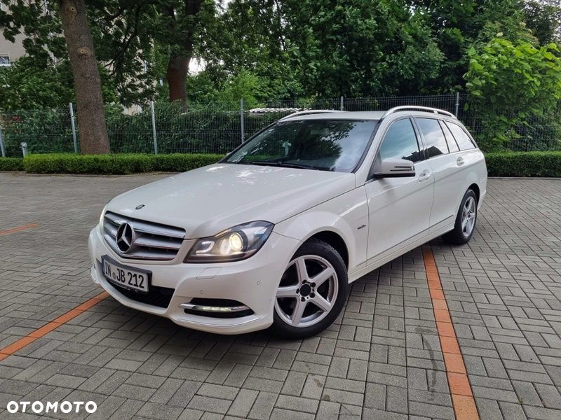 Mercedes-Benz Klasa C 180 CGI BlueEFFICIENCY Avantgarde - 5