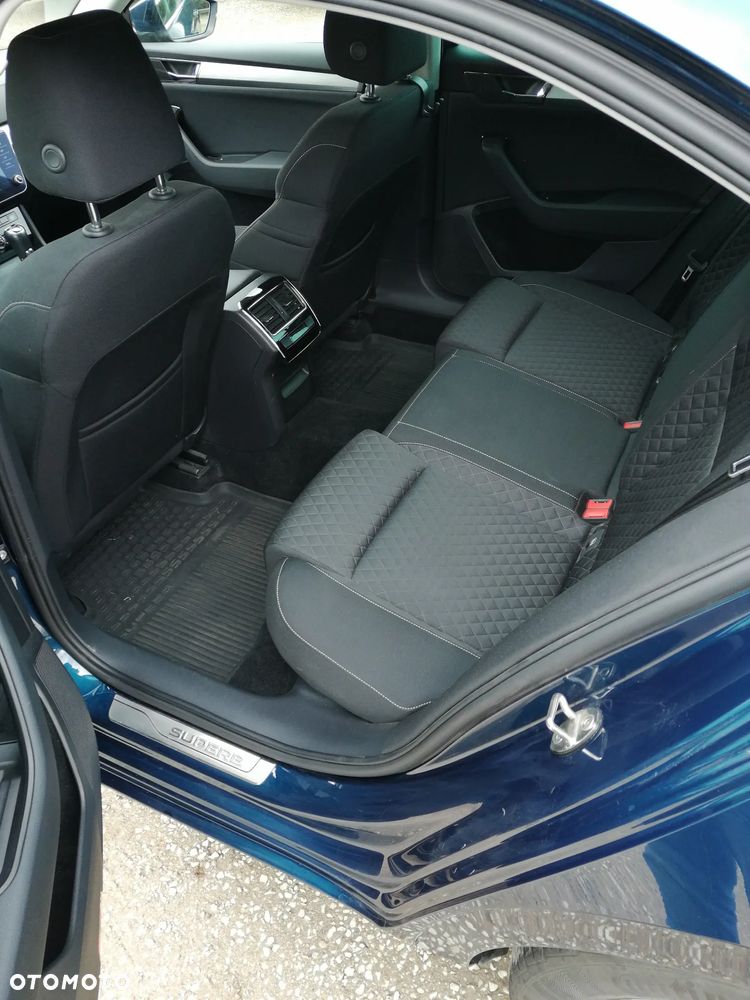 Skoda Superb 2.0 TDI Ambition DSG - 8