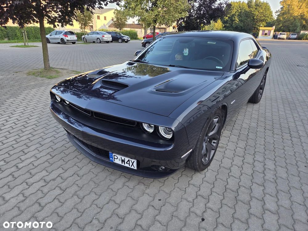 Dodge Challenger - 1