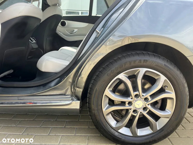 Mercedes-Benz Klasa C 200 T 4Matic 7G-TRONIC Avantgarde - 14