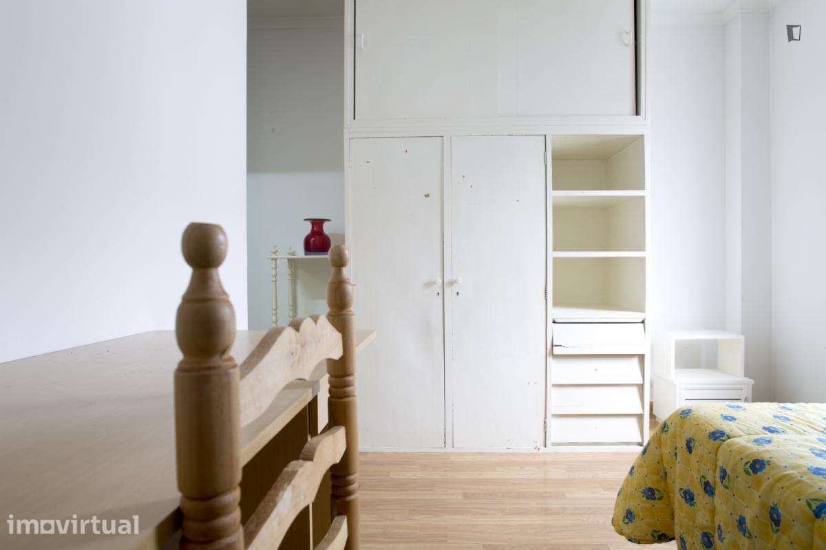Quarto - localizado em Bela Vista Lisbon - Grande imagem: 4/13