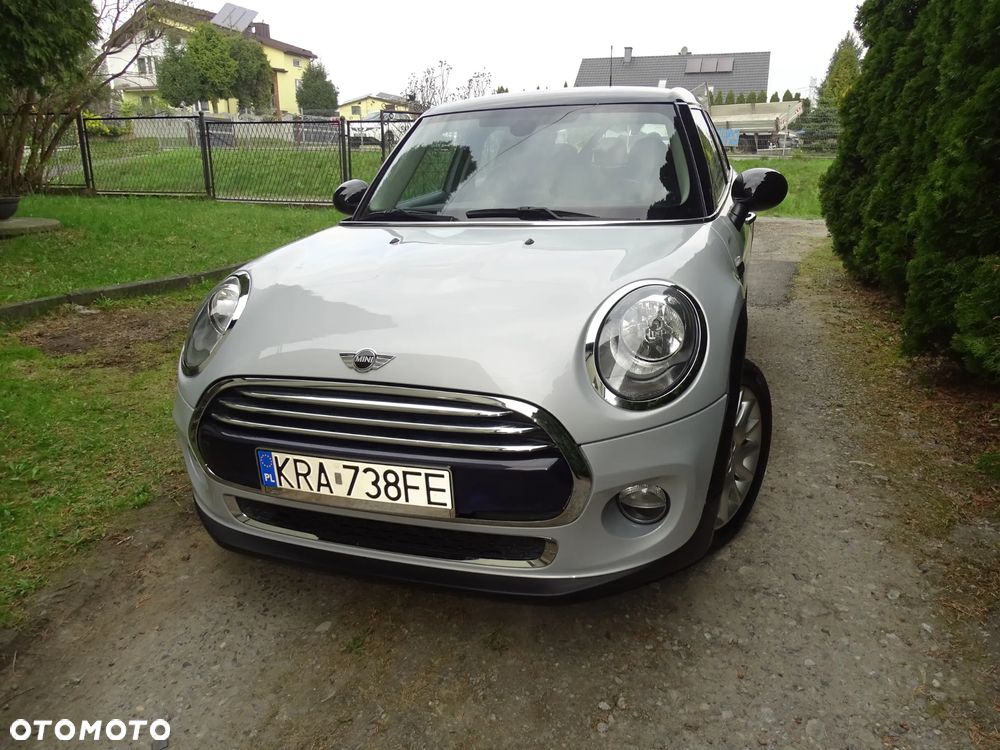 MINI Cooper Essential Trim - 2