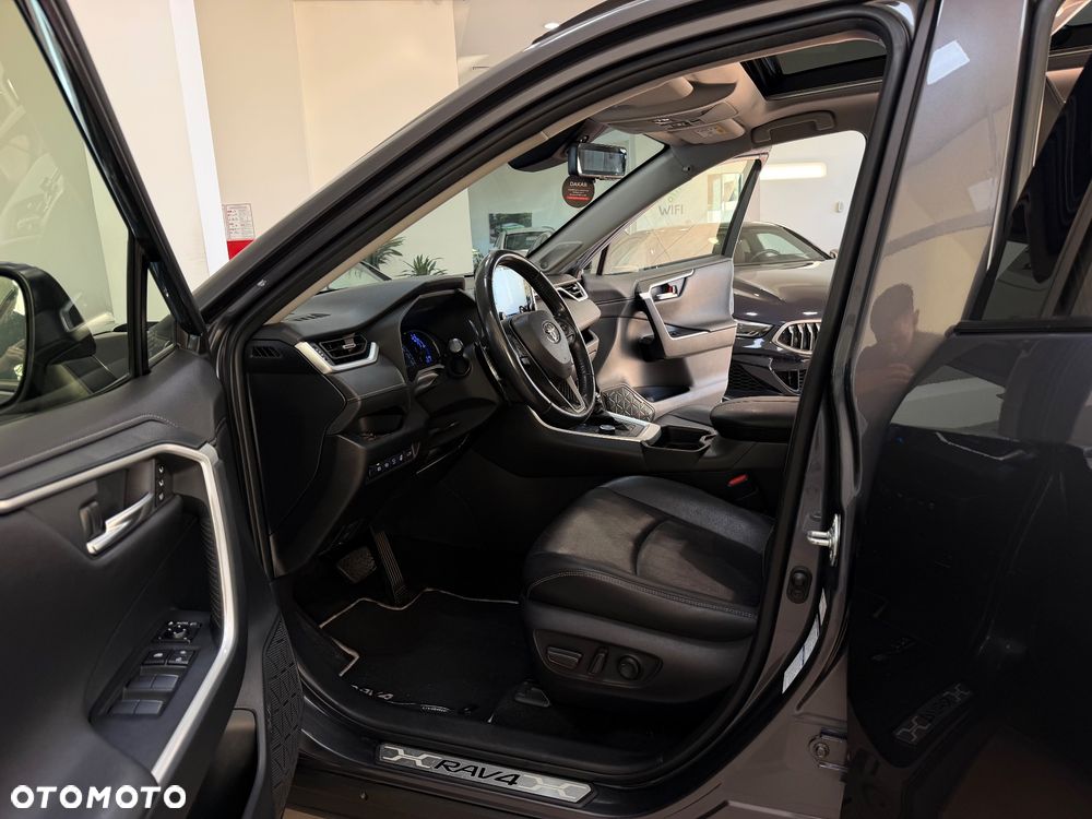 Toyota RAV4 2.5 Hybrid Black Edition by JBL 4x4 - 24