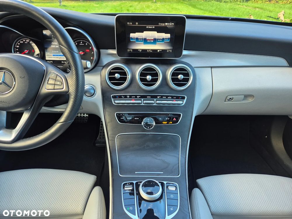 Mercedes-Benz Klasa C 300 9G-TRONIC AMG Line - 26