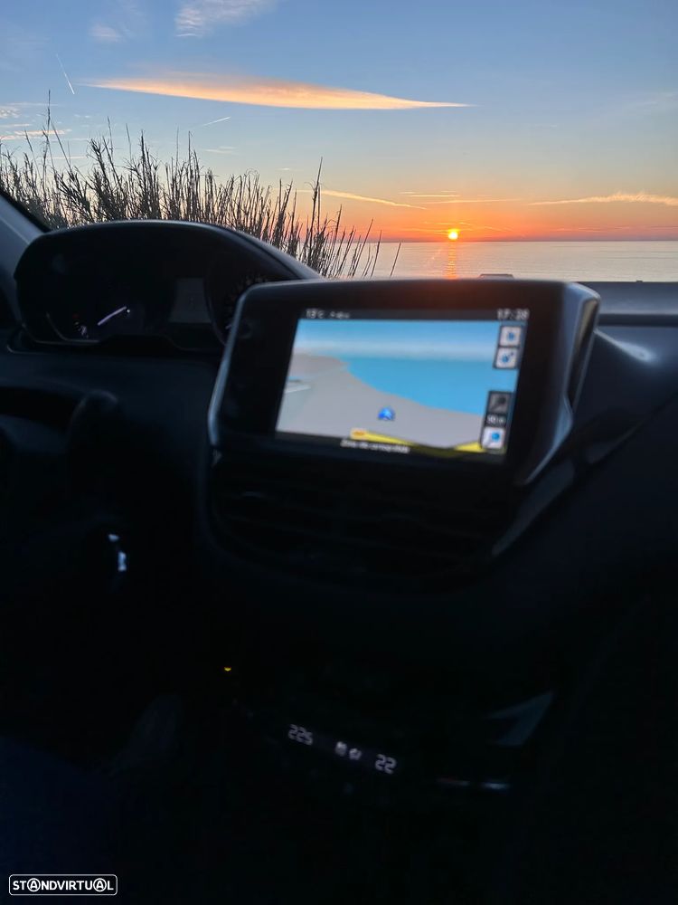 Peugeot 208 1.4 HDi Allure - 6