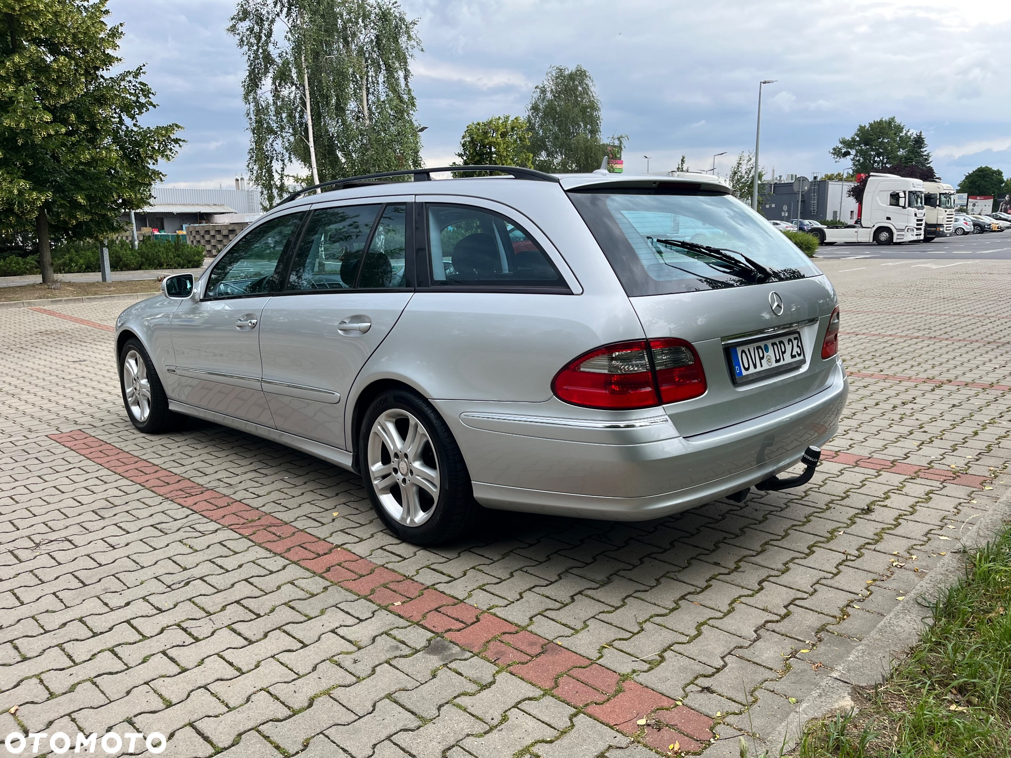 Mercedes-Benz Klasa E 320 CDI T Avantgarde - 3