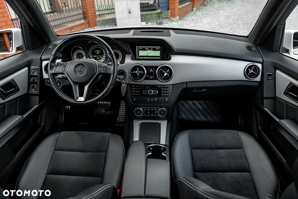 Mercedes-Benz GLK 220 CDI DPF 4Matic BlueEFFICIENCY 7G-TRONIC SPORT EDITION - 28